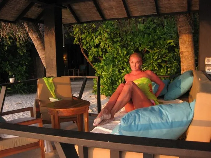 Фотосессия Голая Анастасия Волочкова на Мальдивах