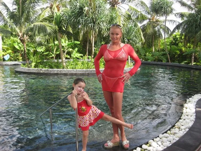 Фотосессия Голая Анастасия Волочкова на Мальдивах