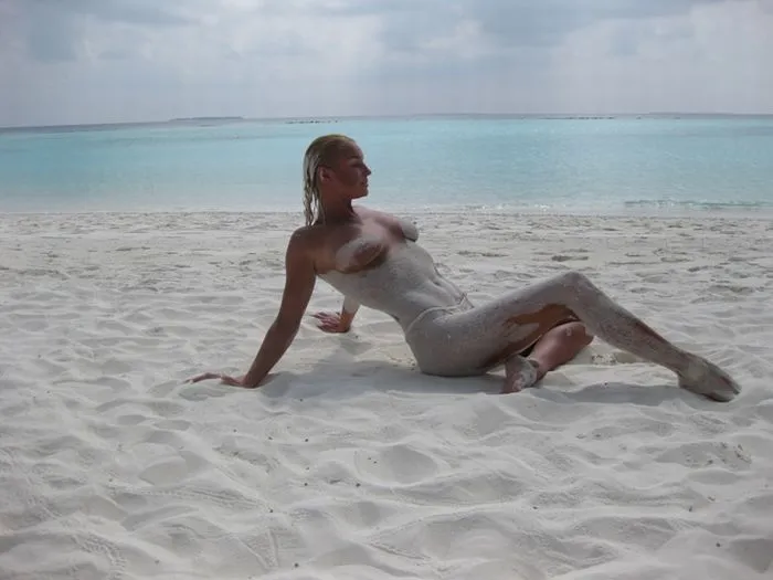 Фотосессия Голая Анастасия Волочкова на Мальдивах