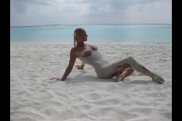 Фотосессия Голая Анастасия Волочкова на Мальдивах
