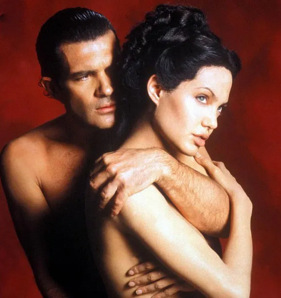 Фотосессия Голая Анжелина Джоли