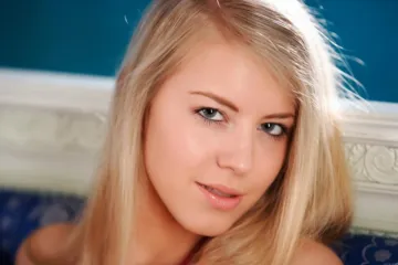 Фотосессия Из одежды только бусы