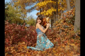 Средь опавших листьев