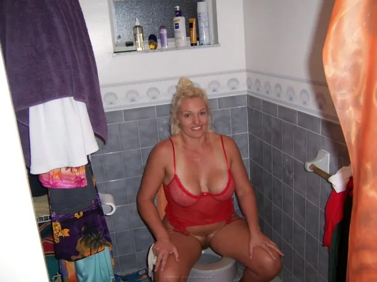 Фотосессия Домашка зрелой потаскухи