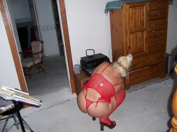 Фотосессия Домашка зрелой потаскухи