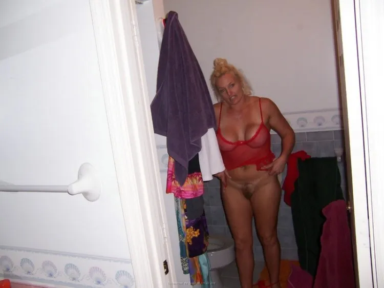 Фотосессия Домашка зрелой потаскухи