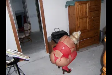 Фотосессия Домашка зрелой потаскухи