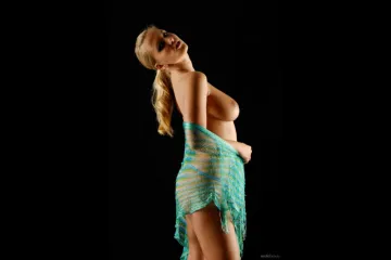 Фотосессия Грудастая потаскушка