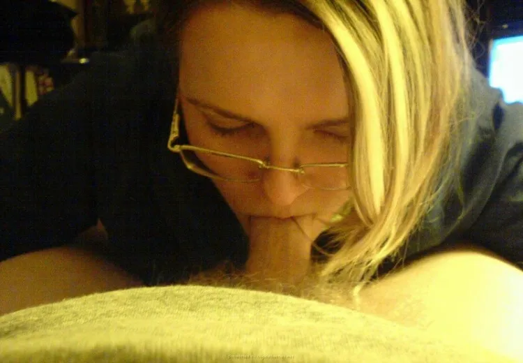 Фотосессия Трах между сисек и минет