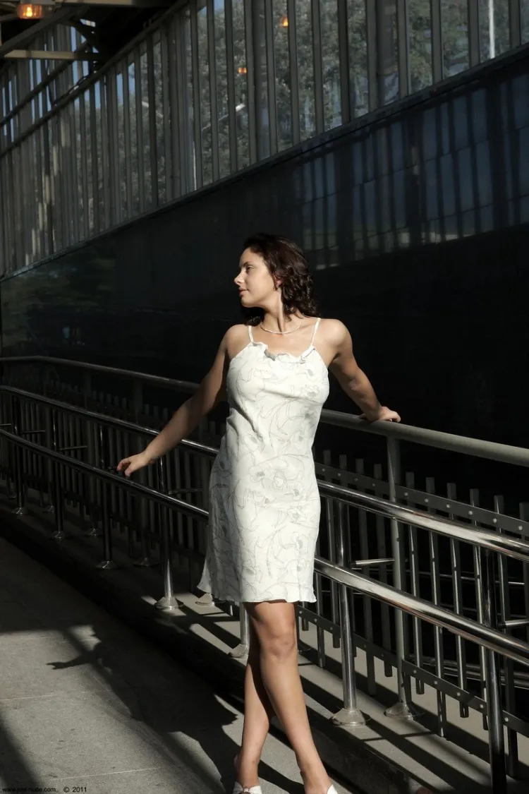 Фотосессия Обнажёнка в людном месте