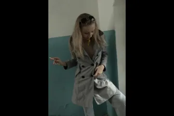 Фотосессия Стриптиз в подъезде