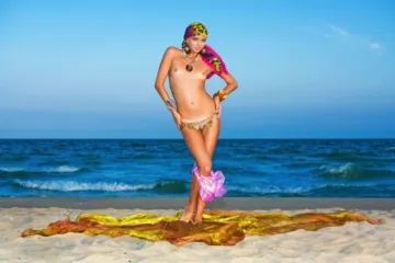 В восточных одеяниях