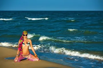 В восточных одеяниях