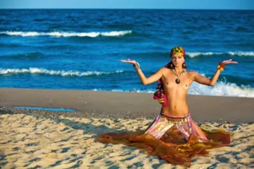 В восточных одеяниях