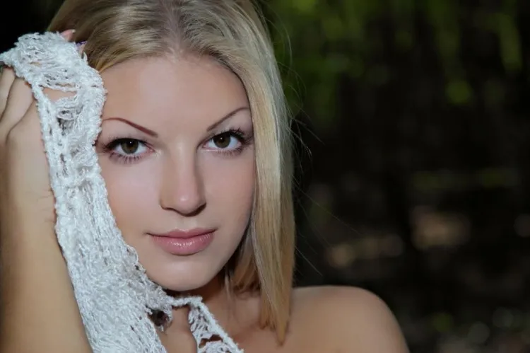 Фотосессия Голая девушка с шалью