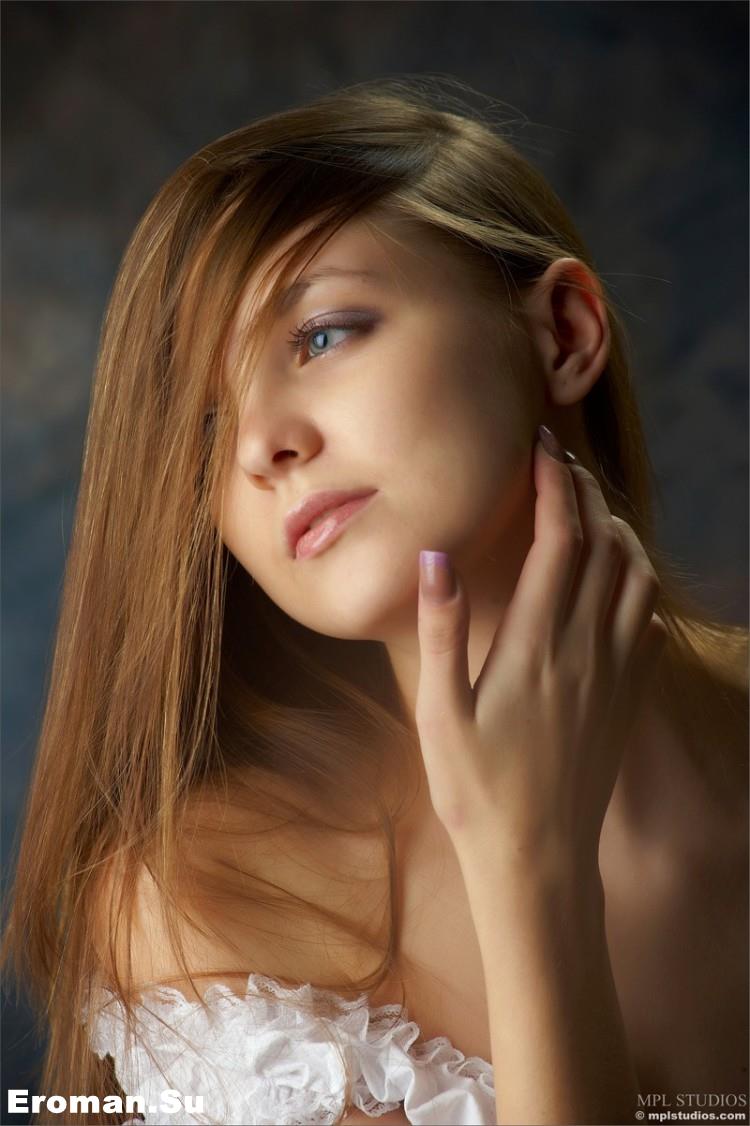 Молодая в гетрах