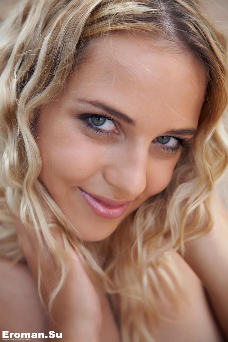 Зеленоглазая красавица