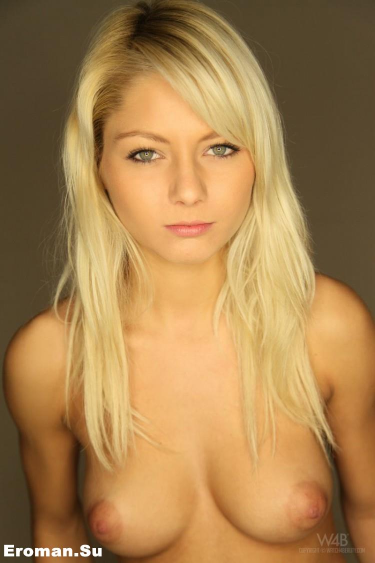 Хрупкая девушка