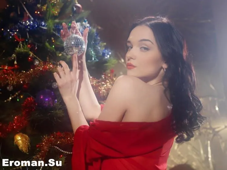 Фотосессия С большими сиськами у ёлки