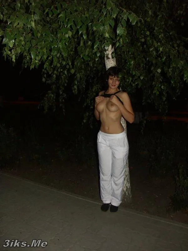 Фотосессия Любит позировать голой