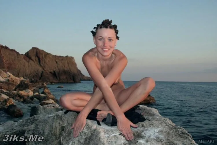 Фотосессия Голая туристка