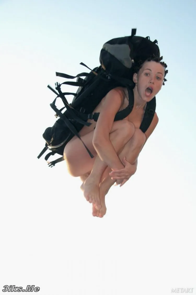 Фотосессия Голая туристка