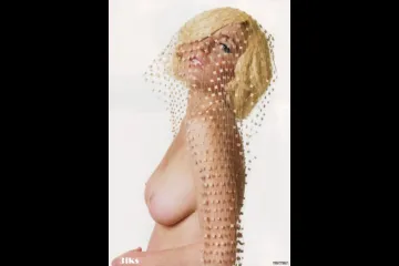 Фотосессия Обнажённая звезда Линдси Лохан