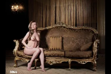 На дорогом диване