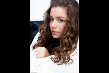 Фотосессия Палит киску в кровати