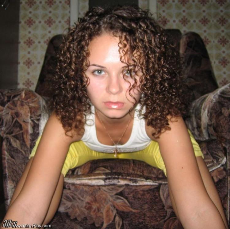 Частные фотки молодой девицы