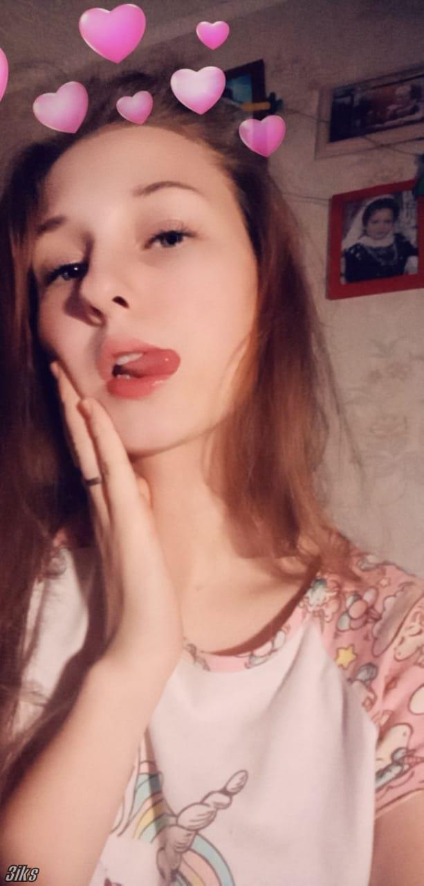 Молоденькая сосочка(18 лет)