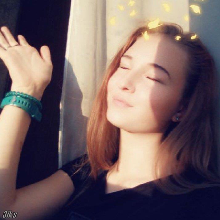 Молоденькая сосочка(18 лет)