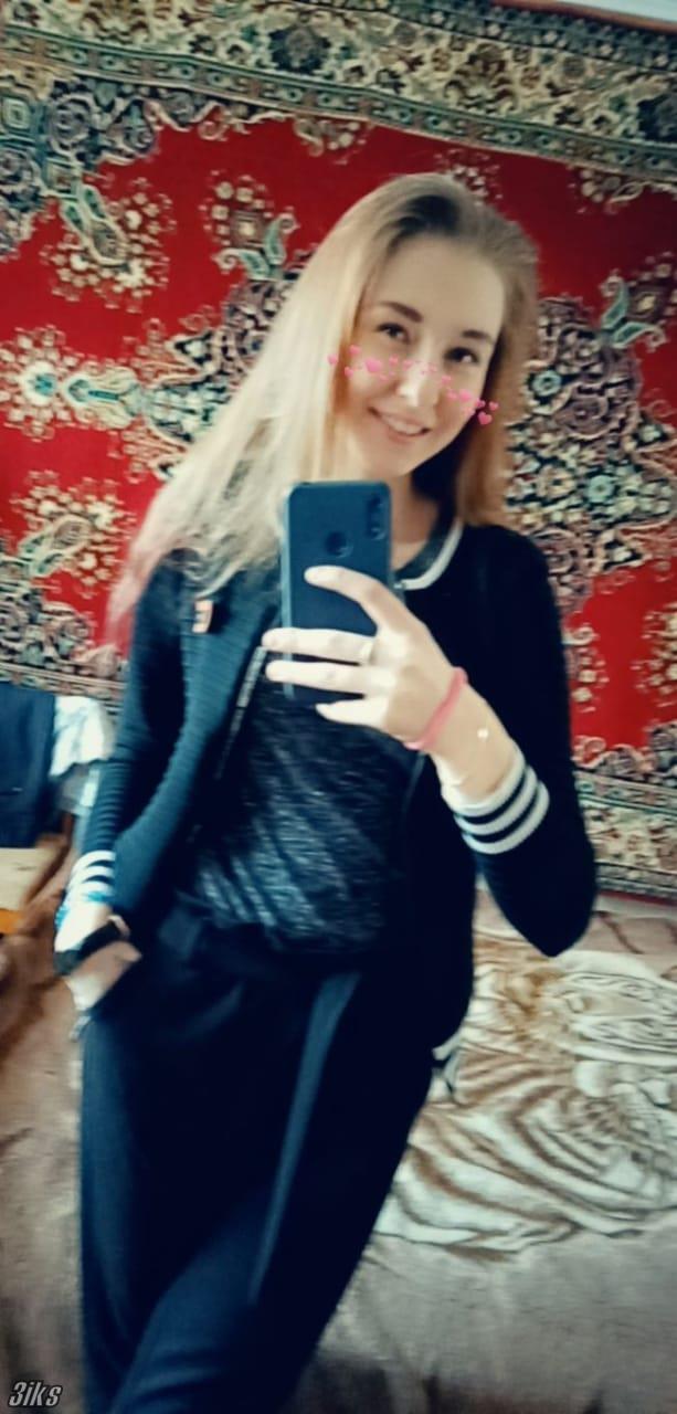 Молоденькая сосочка(18 лет)