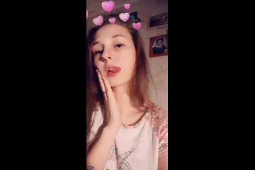 Молоденькая сосочка(18 лет)