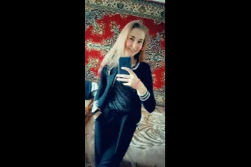 Молоденькая сосочка(18 лет)