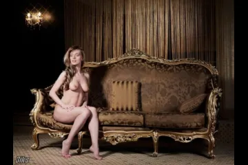 Фотосессия На дорогом диване