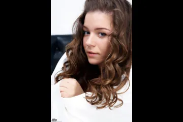 Фотосессия Сучка в кроватке