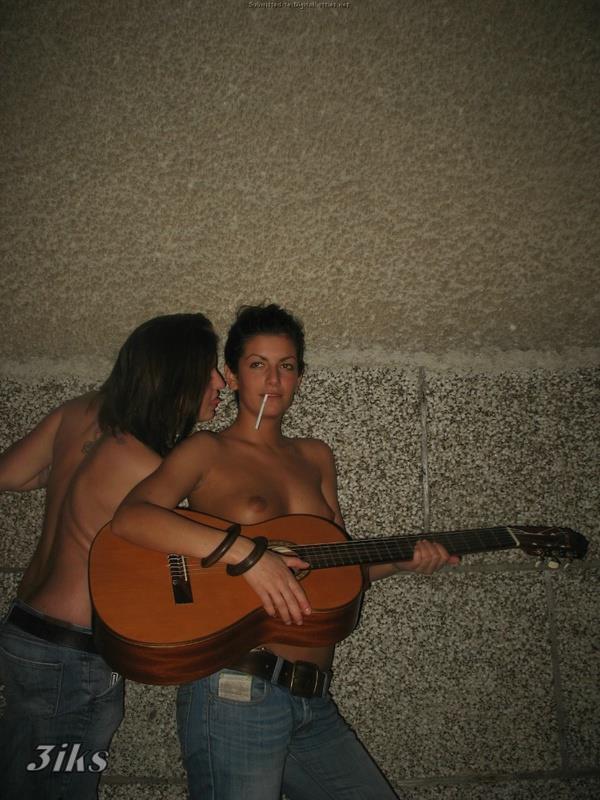 Молодёжь развлекается