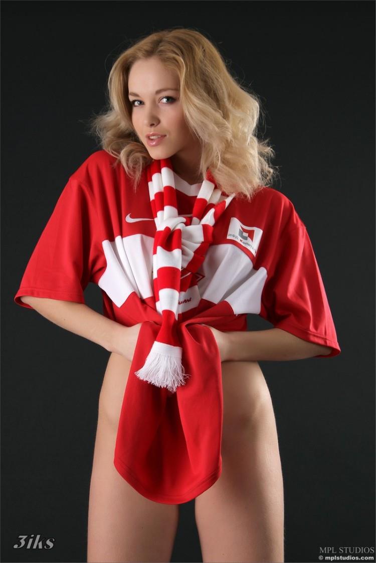 Голая болельщица спартака