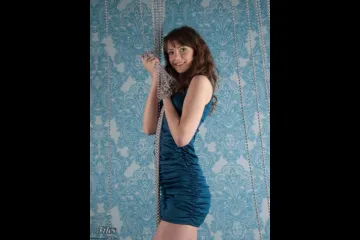 Развратная шатенка