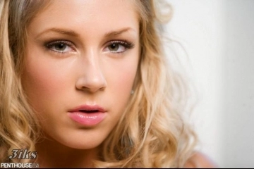 Развратная голая блондинка-35