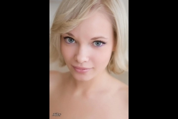 Милашка в ванной-10