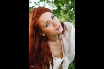 Рыжая красавица за городом-10