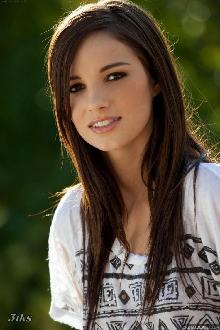 Нежная красотка с тату-0