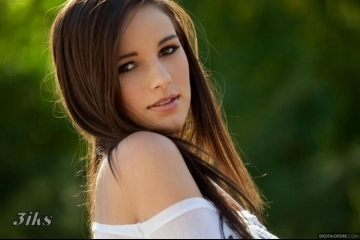 Нежная красотка с тату-7