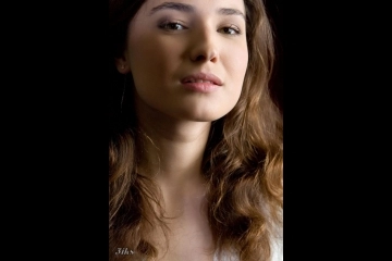 Нежная девушка в белых чулочках-7