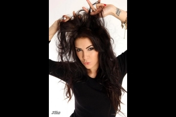 Страстная брюнетка с красивым телом-2