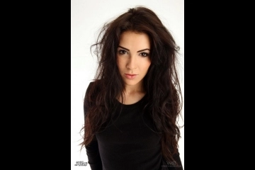 Страстная брюнетка с красивым телом-3