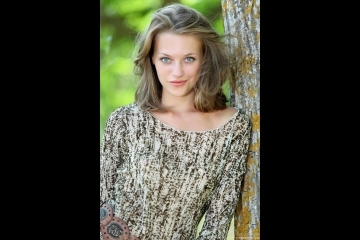 Фотосессия Голубоглазая красавица разделась на природе-3