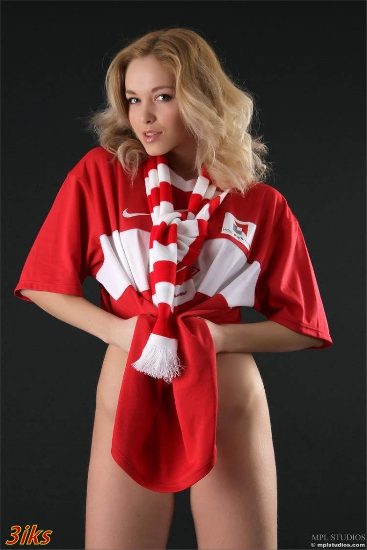 Фотосессия Голая болельщица спартака-1